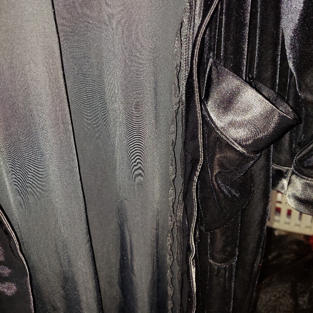 Valarie Stevens Robe View 4